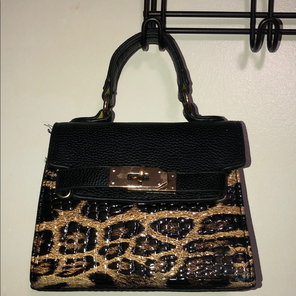 Stylish Black & Leopard Print Top-Handle Satchel
